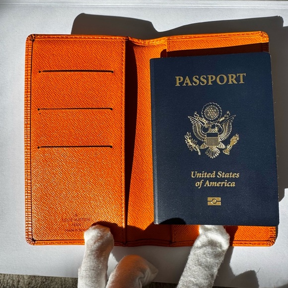 Louis Vuitton Vibrant Orange Epi Leather Wallet/Passport Cover - Picture 5 of 6